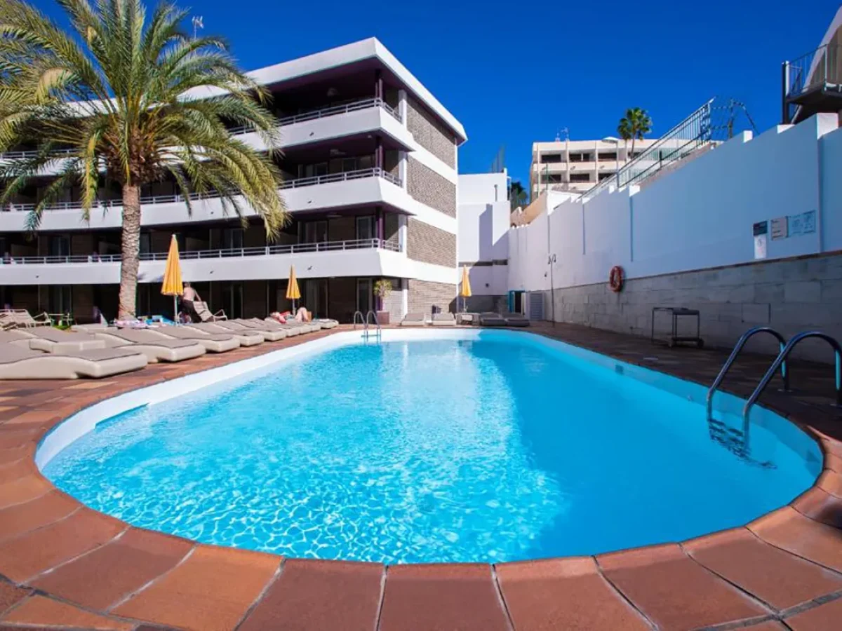 vista piscina azure stays