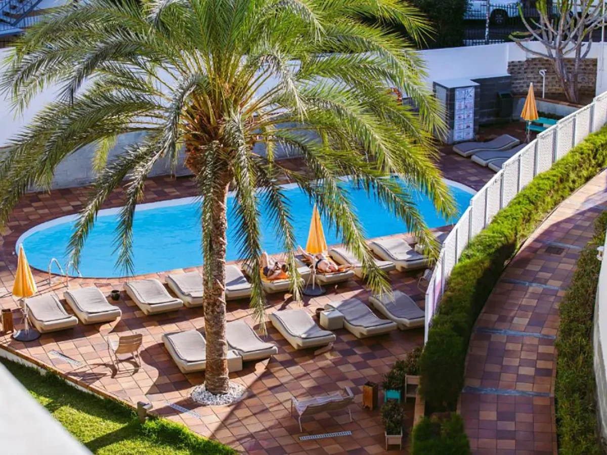 vista piscina azure stays